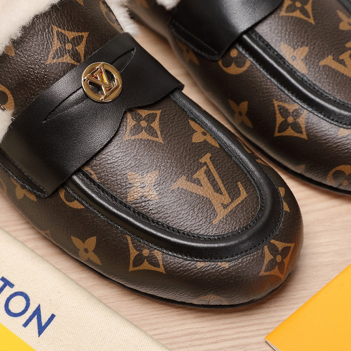 LV 25C Flat Mule Caramel Brown Monogram Cowhide With white fleece 218300