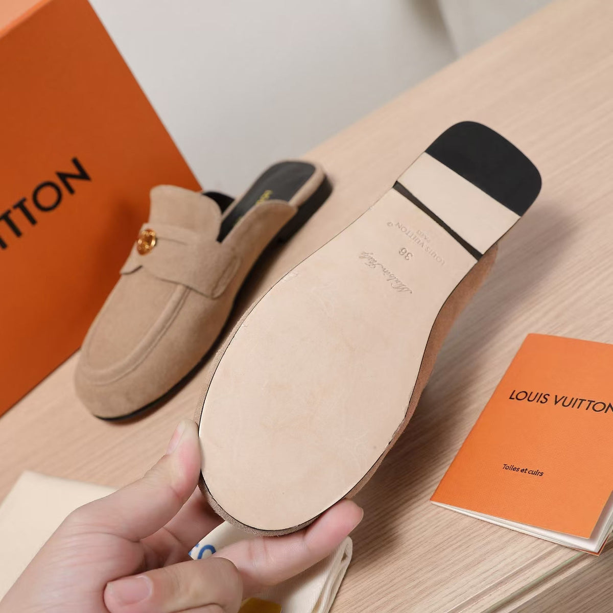 LV 25C Flat Mule Cream Suede 218312