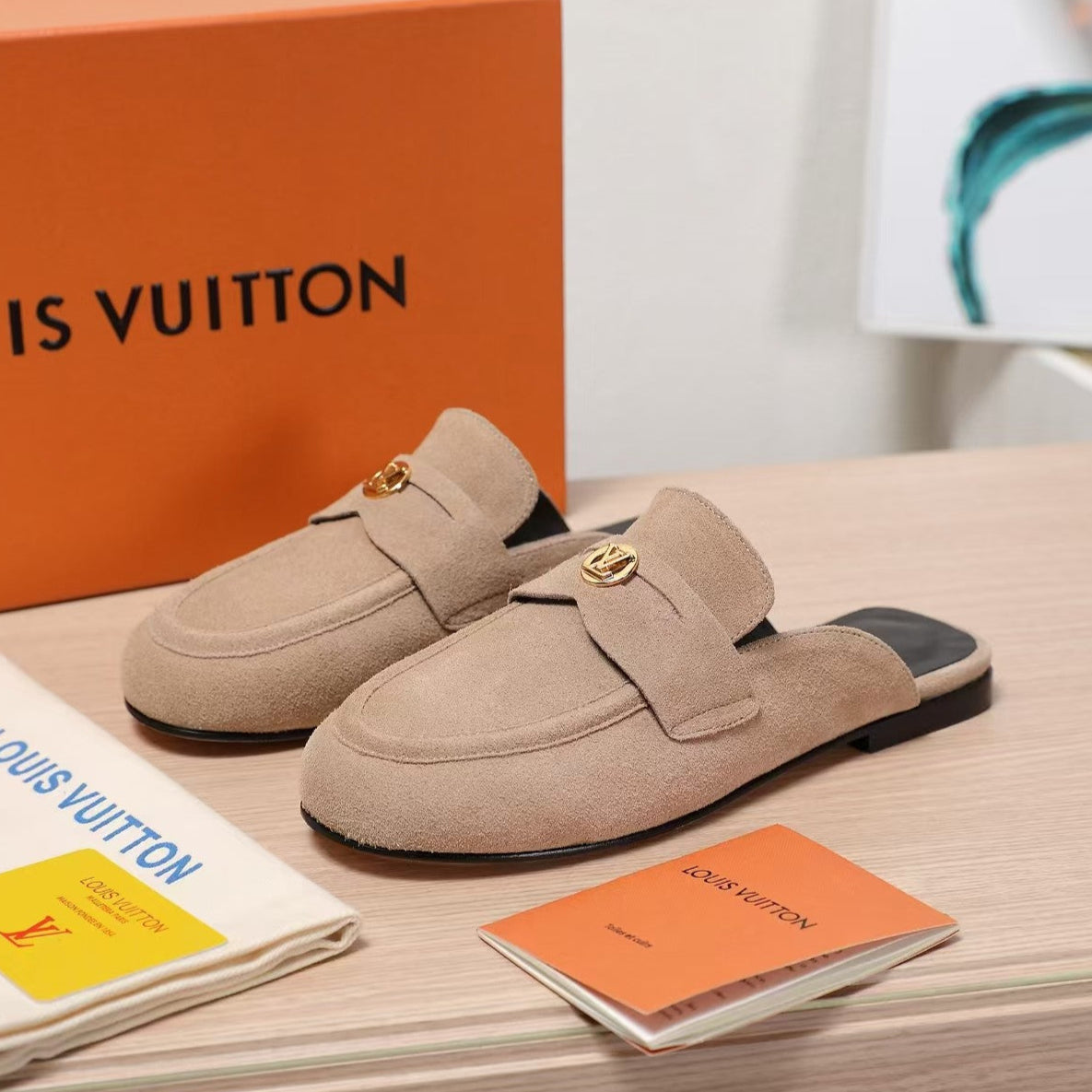LV 25C Flat Mule Cream Suede 218312