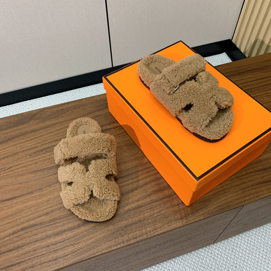 HM Chypre Sandal In Light Brown Lamb Wool 984186