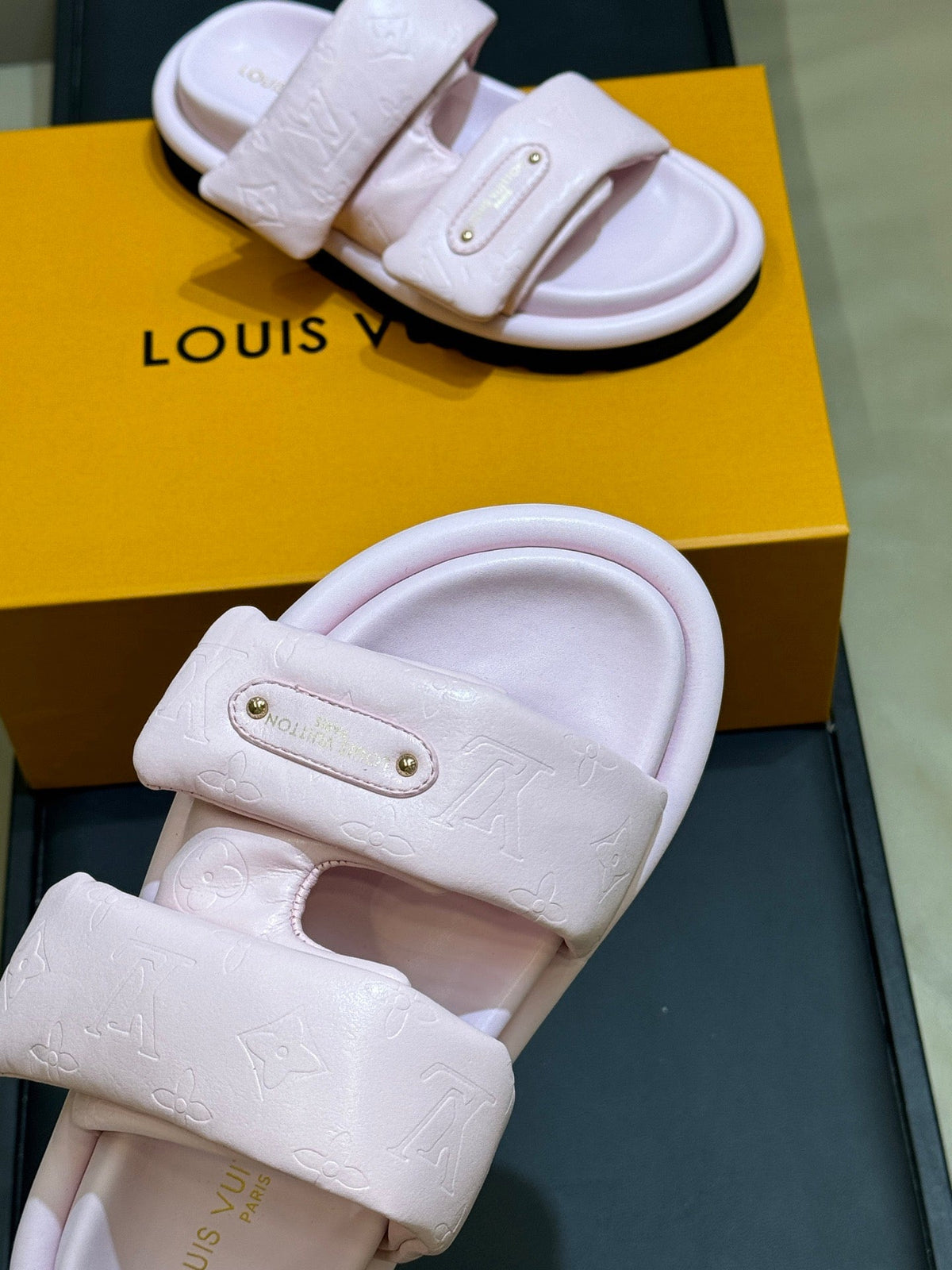 Louis Vuitton 2026 Pool Pillow Comfort Mules Leather 786936