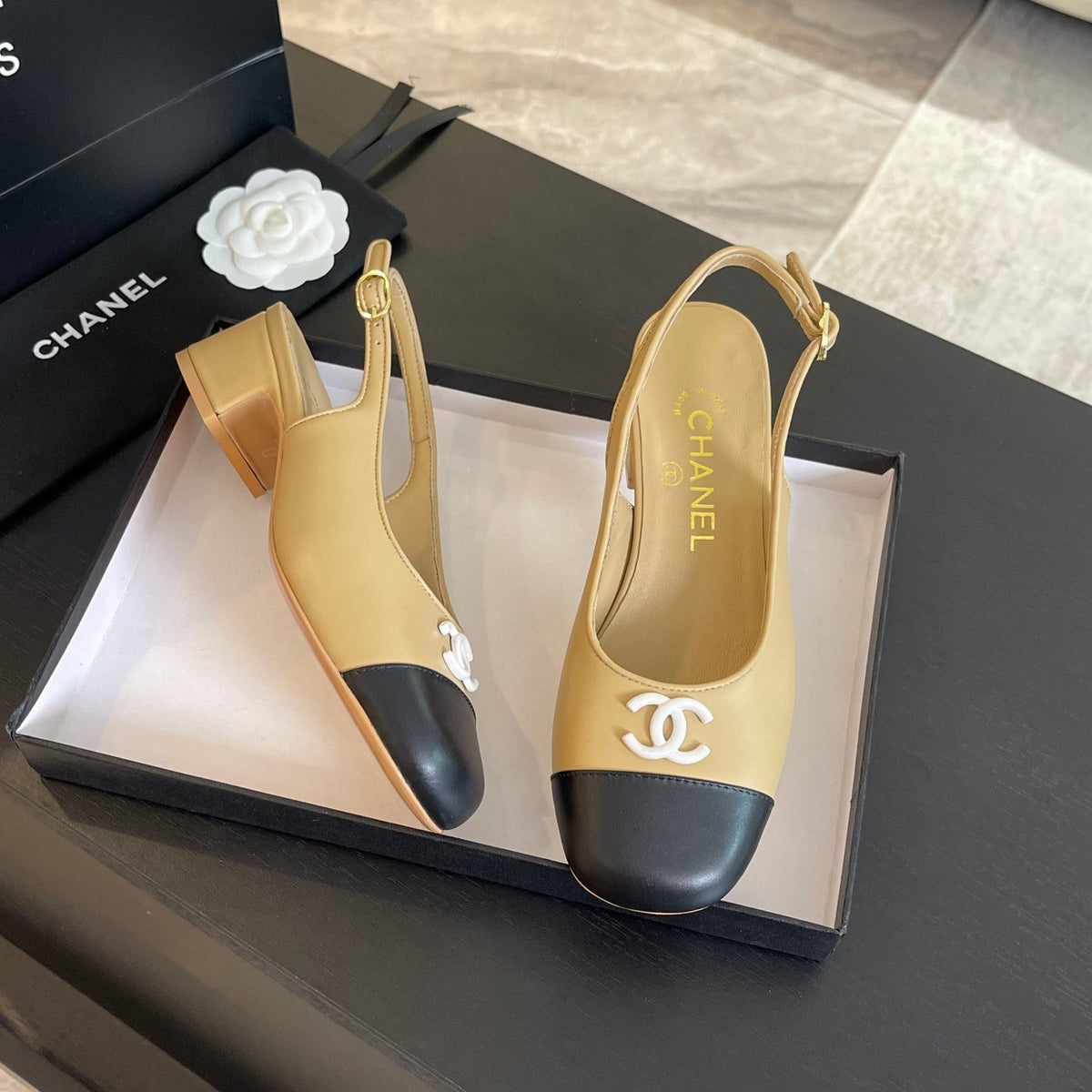 cc slingback 50 beige black calfskin