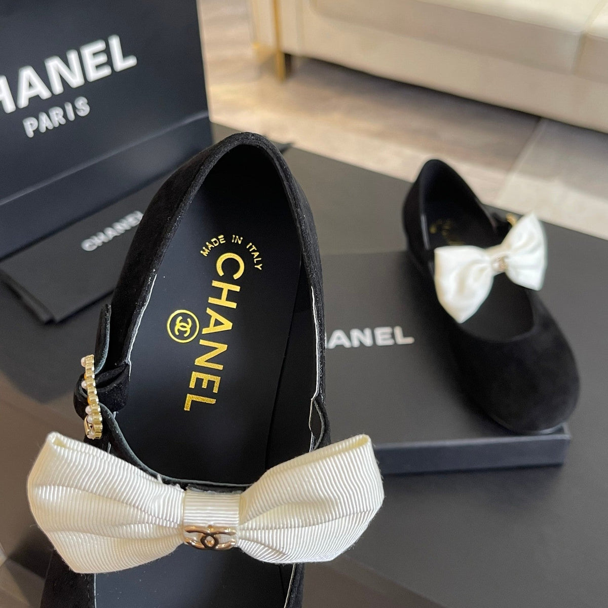 BALLET FLAT BLACK SUEDE LAMBSKIN WITH WHITE BOW