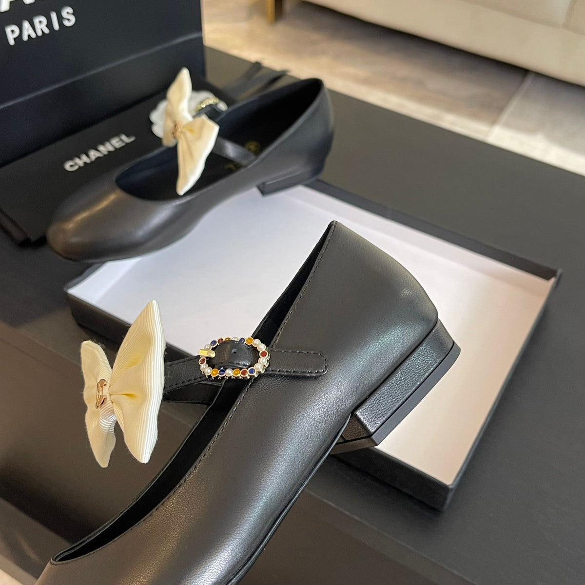 BALLET FLAT BLACK LAMBSKIN WITH WHITE BOW