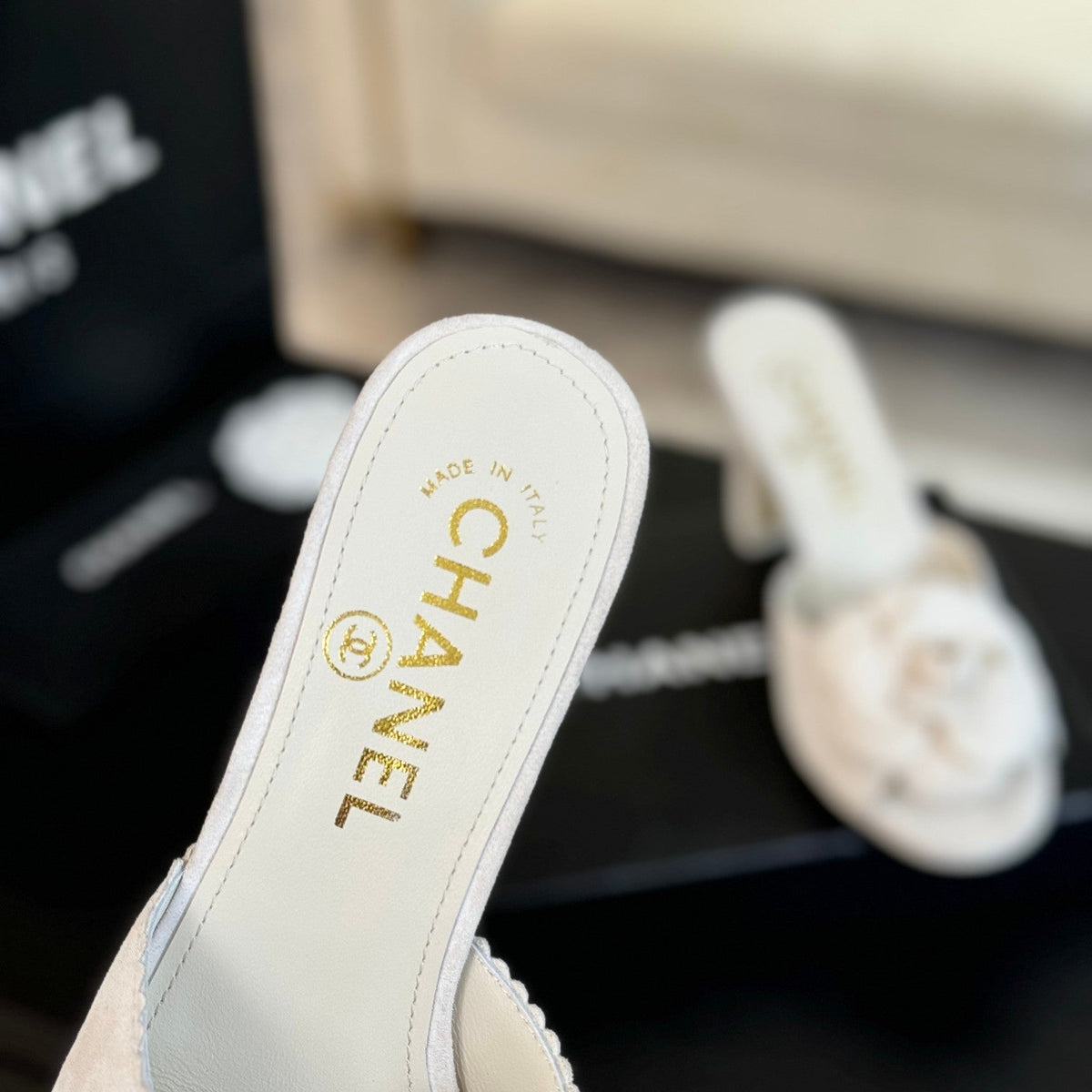 CC Mules 80mm White Suede