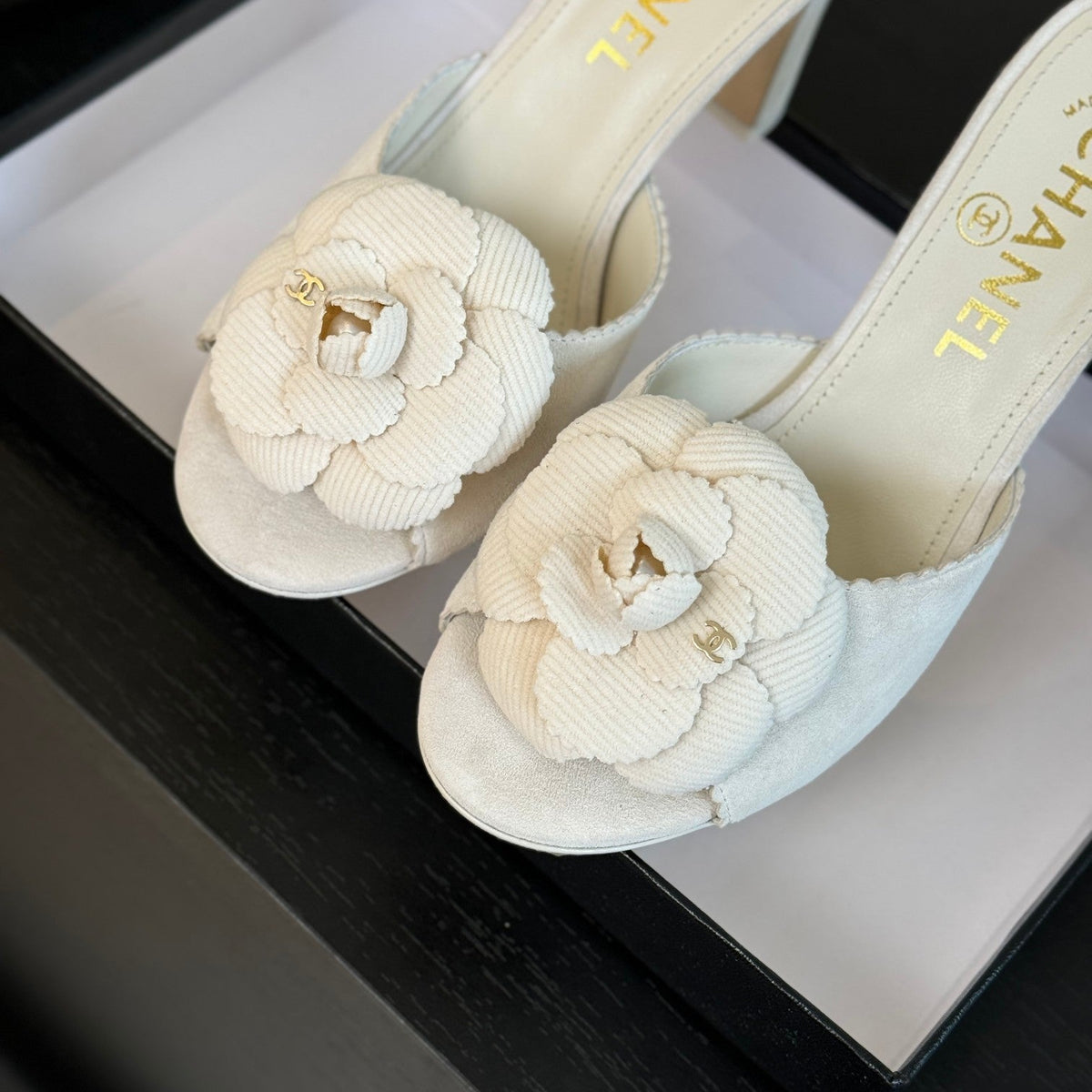 mule sandal flower high heel 80 white suede