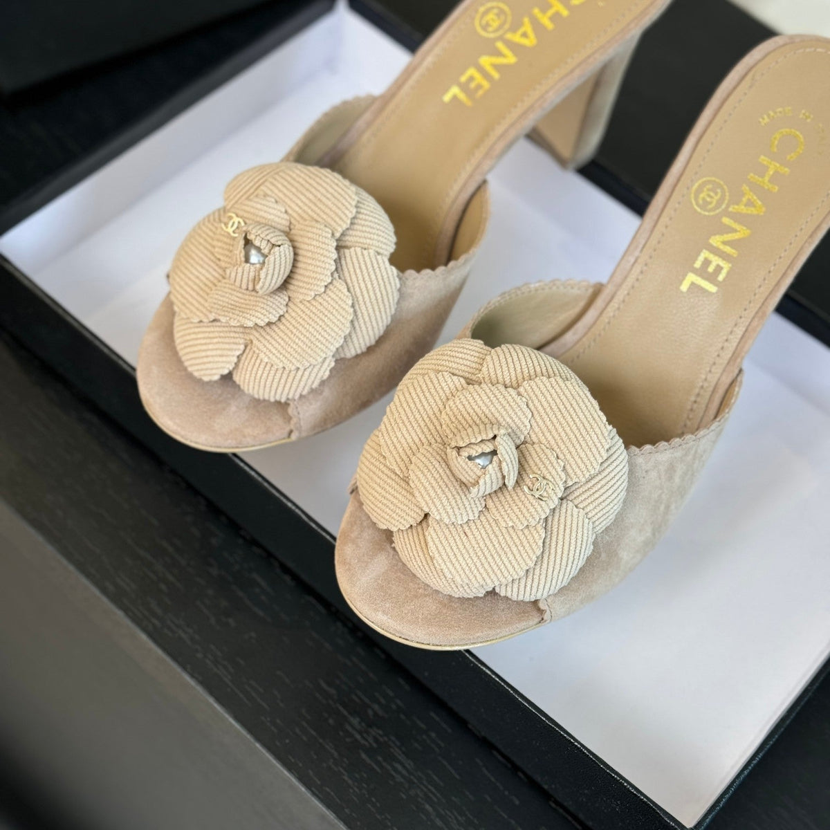 mule sandal flower high heel 80 beige suede