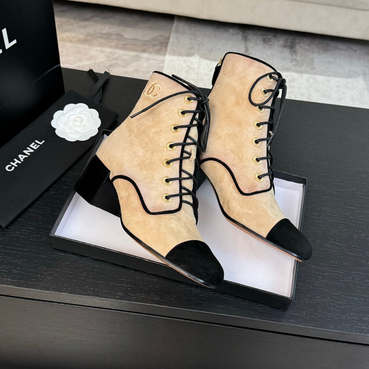 CC LACE-UP SHORT BOOTS IN SEPIA BEIGE MIX BLACK SUEDE