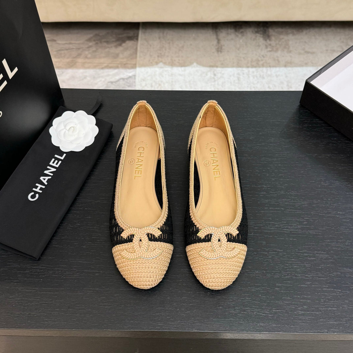 CC 25P Ballet Flat Black Beige Raffia Large Logo