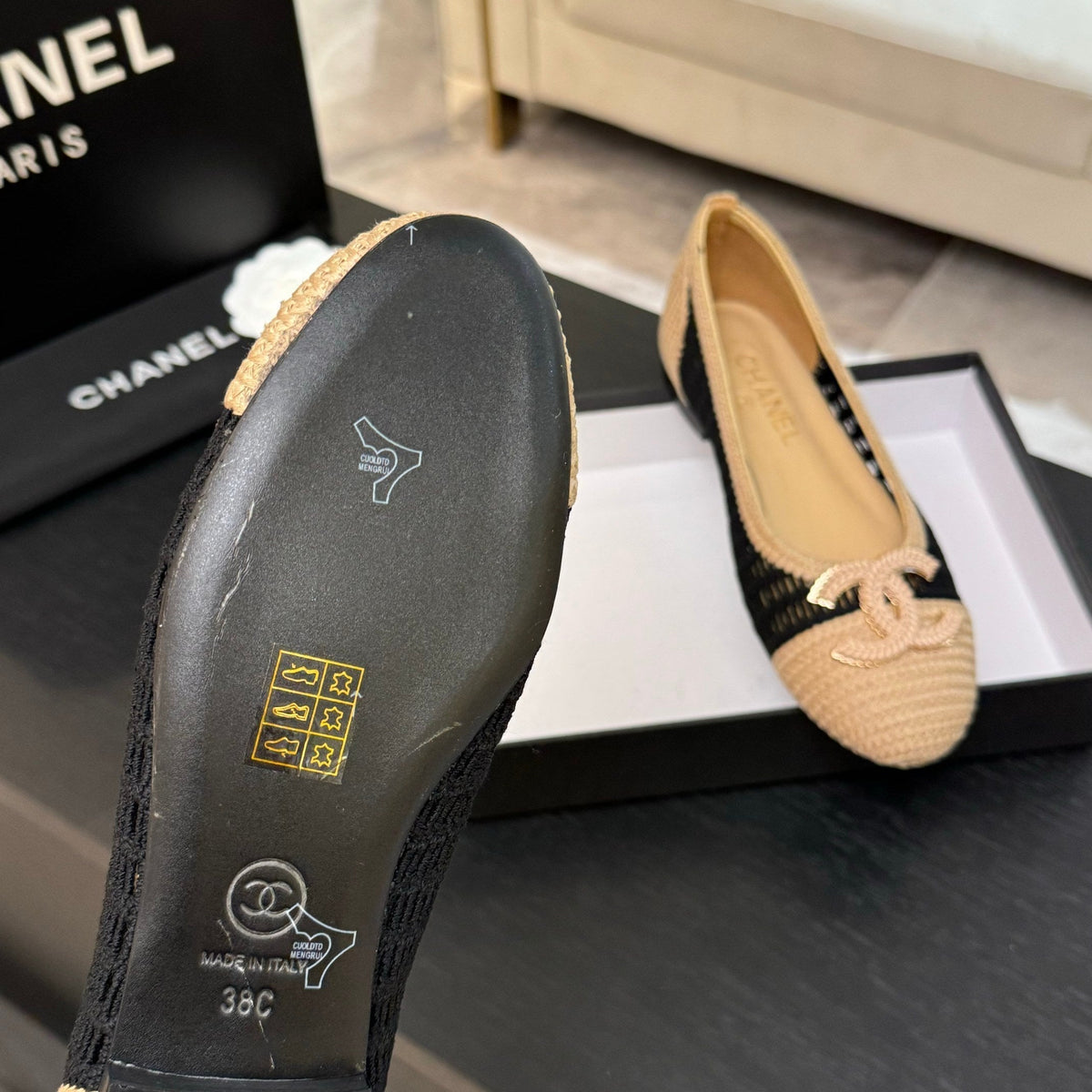 CC 25P Ballet Flat Black Beige Raffia Large Logo