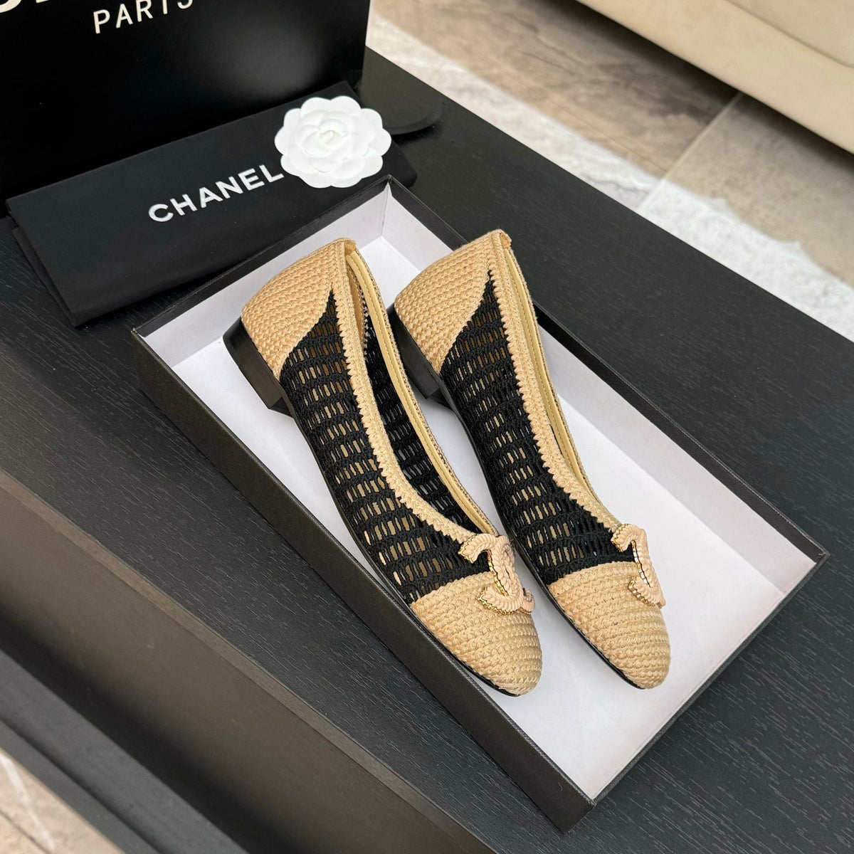 CC 25P Ballet Flat Black Beige Raffia Large Logo