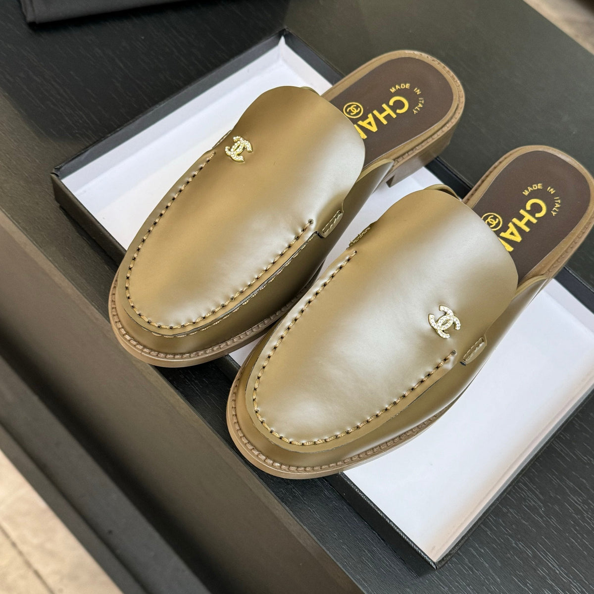 CC 25C Mule Khaki Calfskin