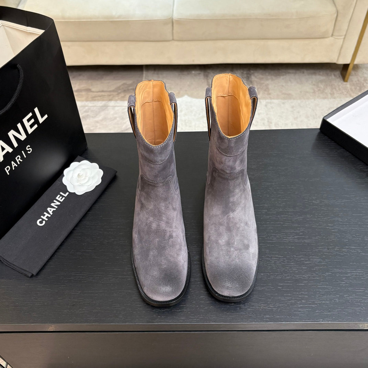 CC 2025 Short Boot Gray Suede 550661