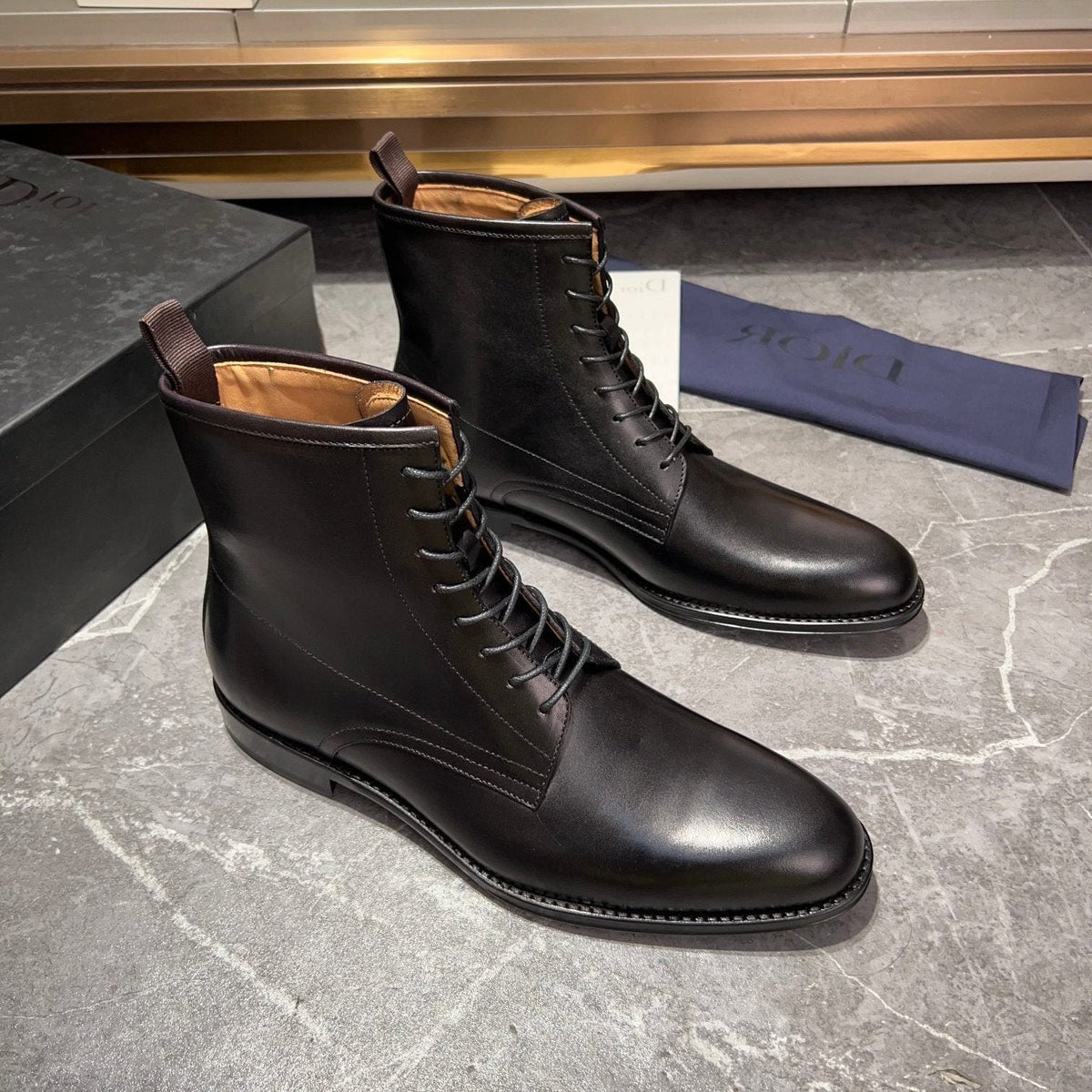 CD JUMP LACE-UP BOOT BLACK CALFSKIN