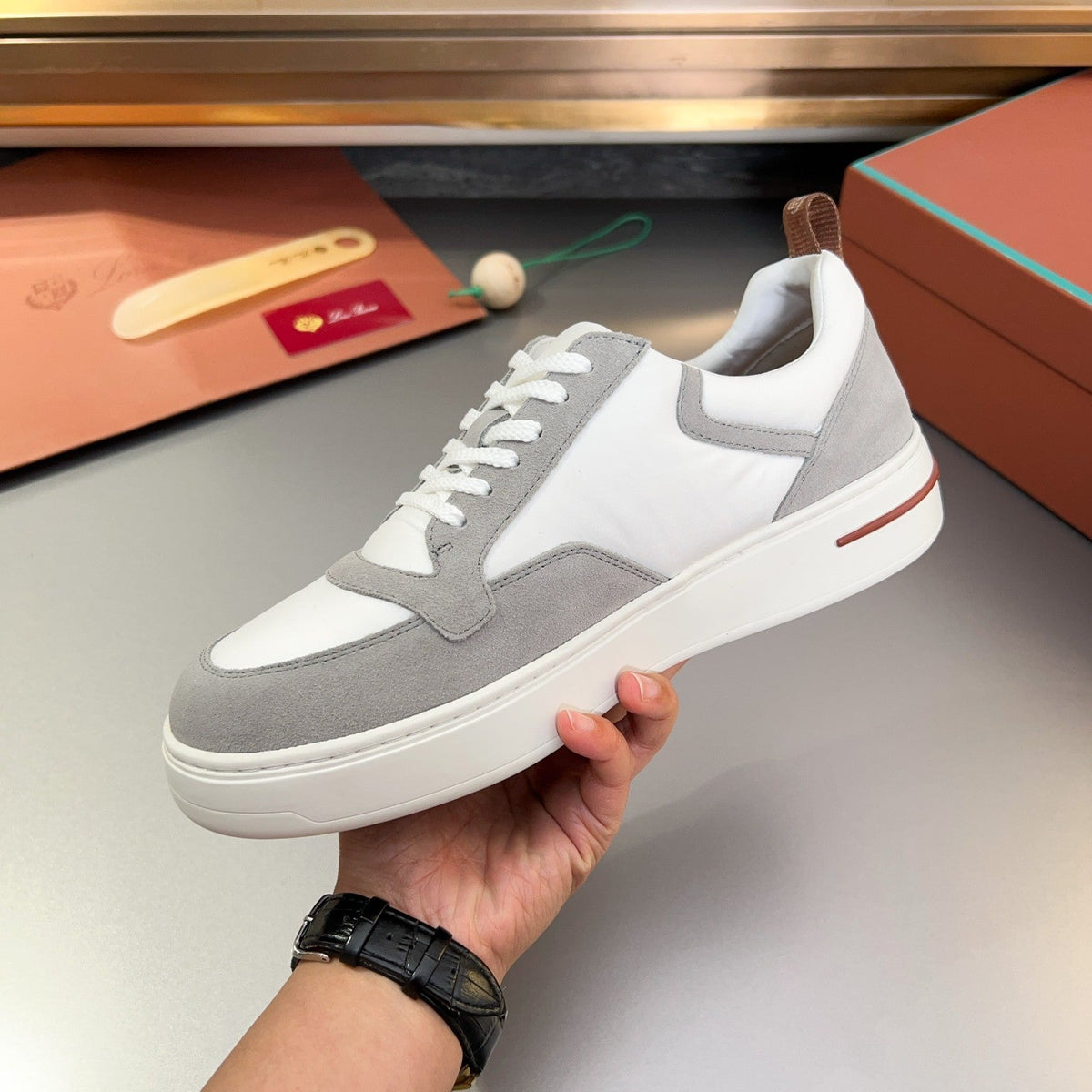LP NEWPORT WALK SNEAKERS WHITE AND GRAY SUEDE