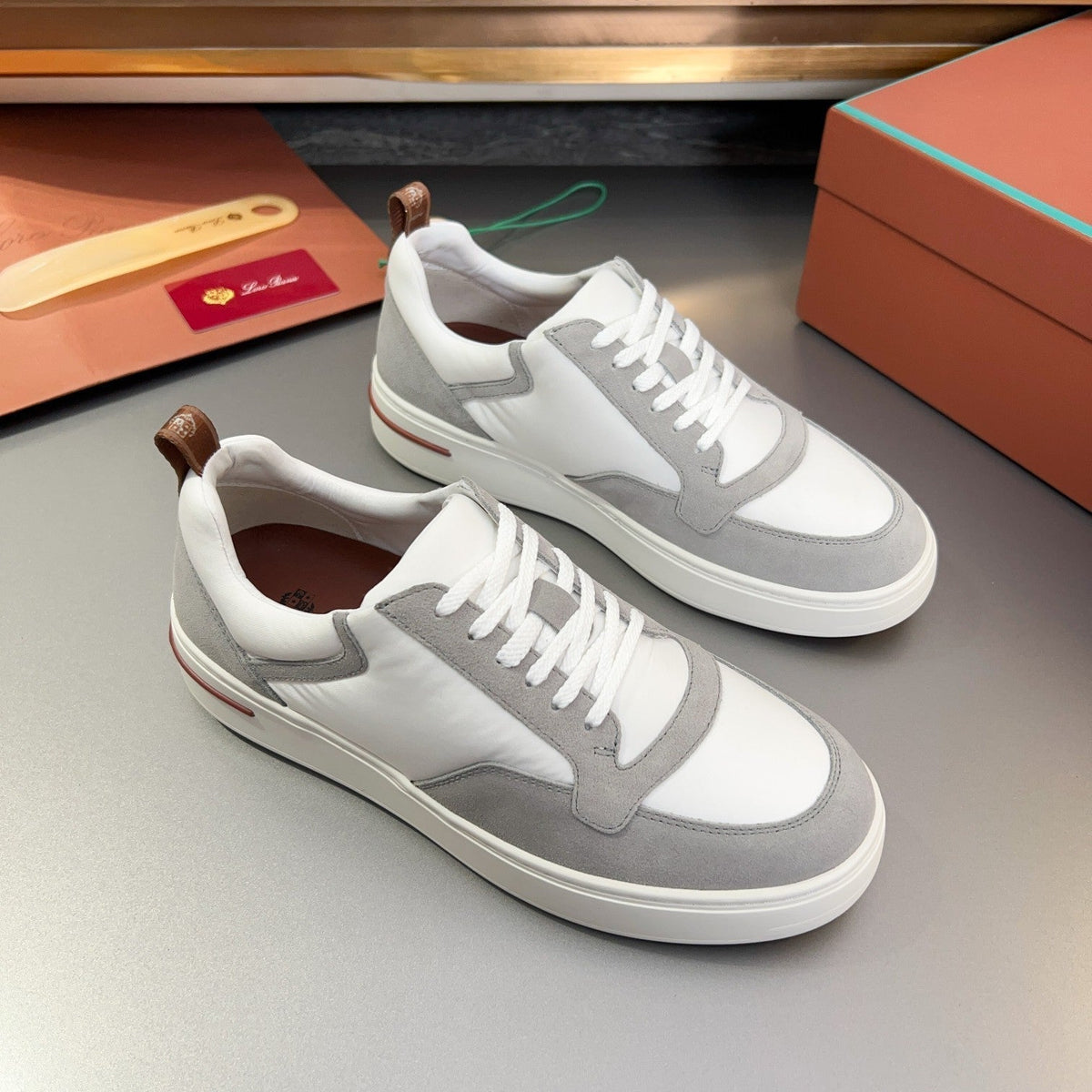 LP NEWPORT WALK SNEAKERS WHITE AND GRAY SUEDE