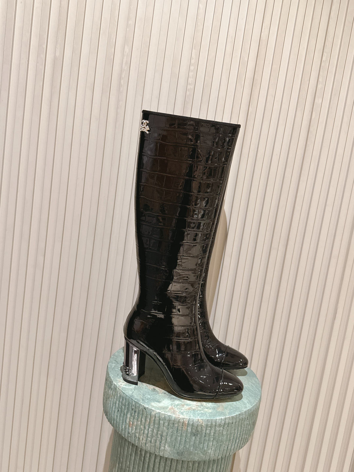 CC high-heeled boots black patent calfskin 532833