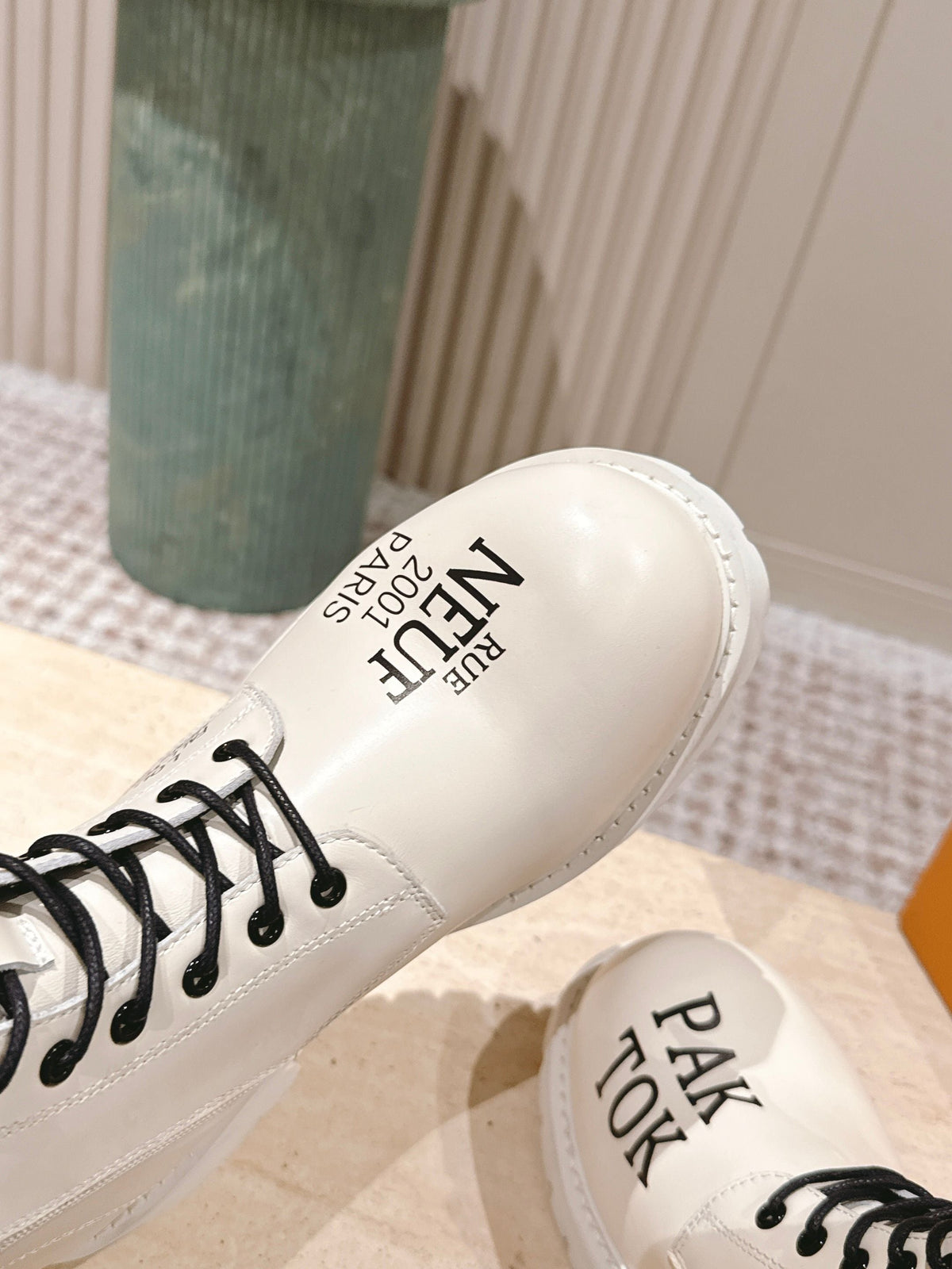 LV 25 Short Boots White Black Cowhide 576920