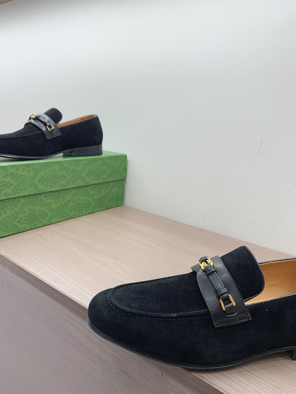 GG Men's Interlocking GG Loafer Black Suede 542501