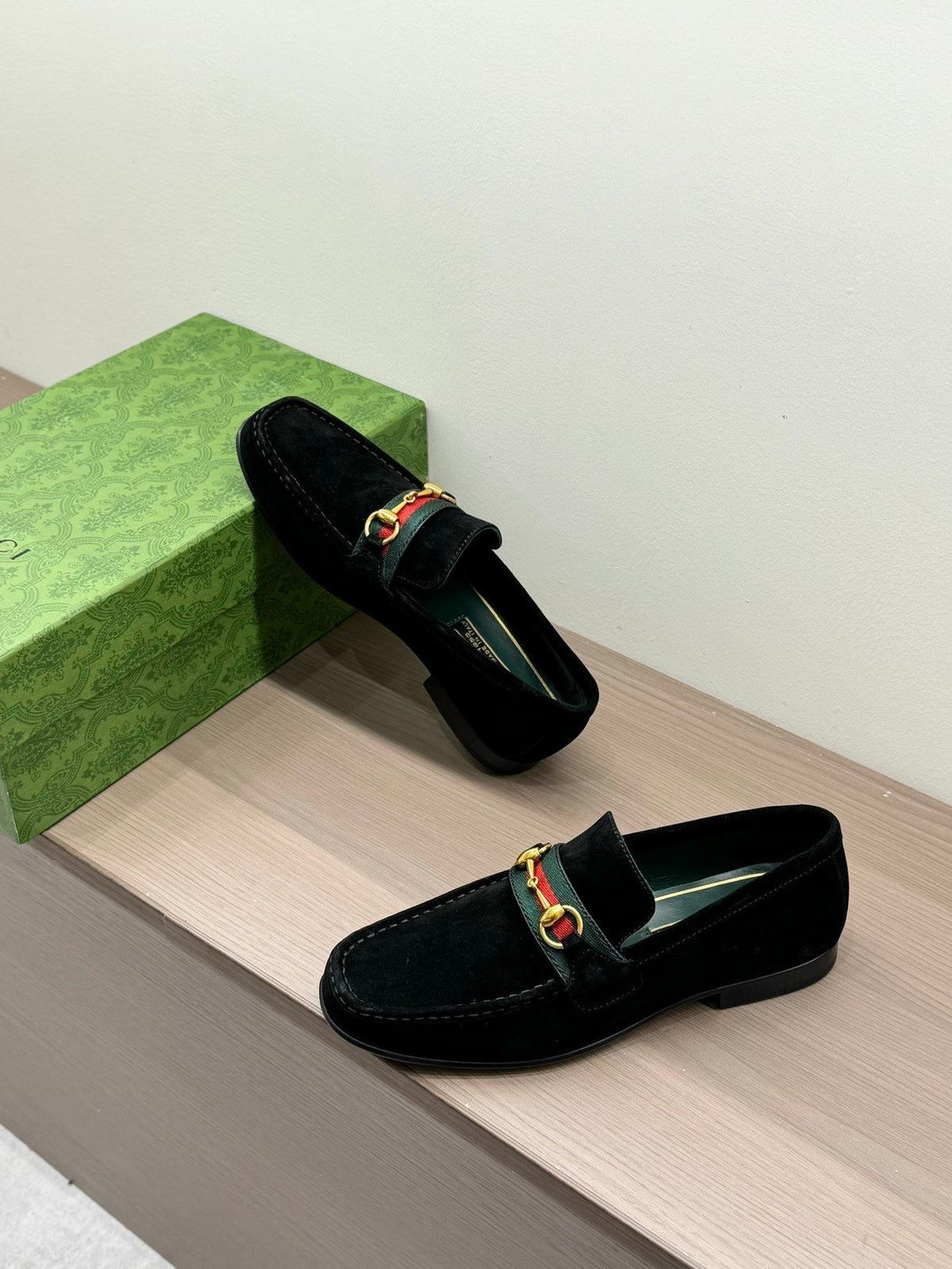 GG Men's Horsebit Loafer Black Suede 542461