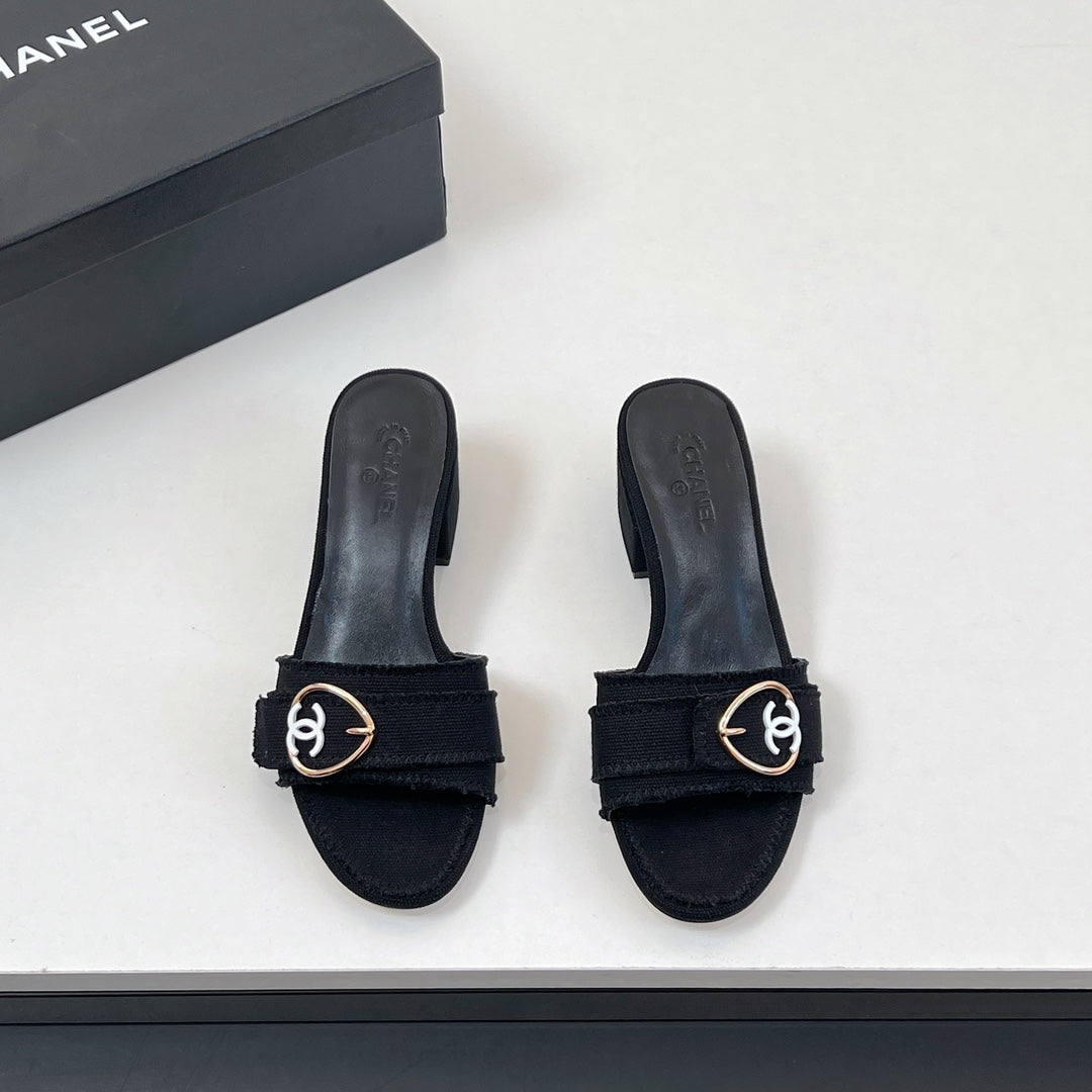 CC Mule Sandals In Black Canvas Fabric 149439