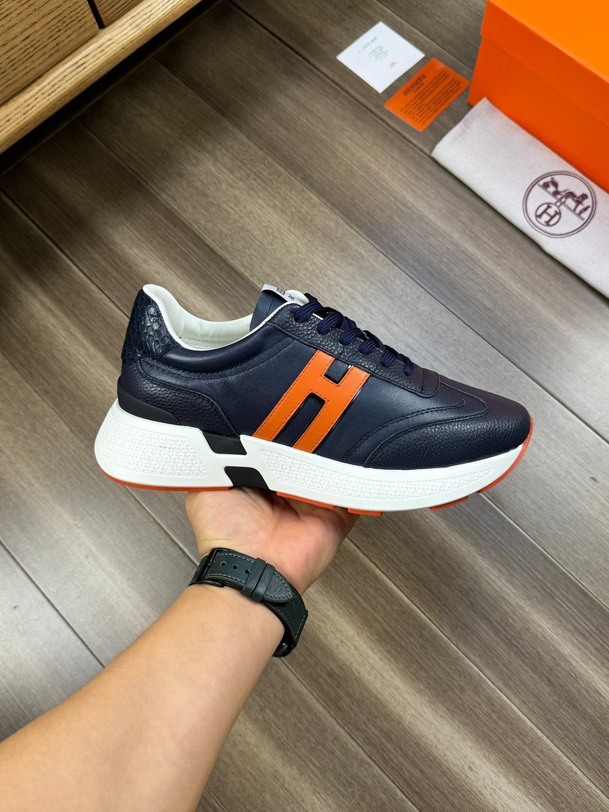 HM TRAIL SNEAKER DARK BLUE CALFSKIN