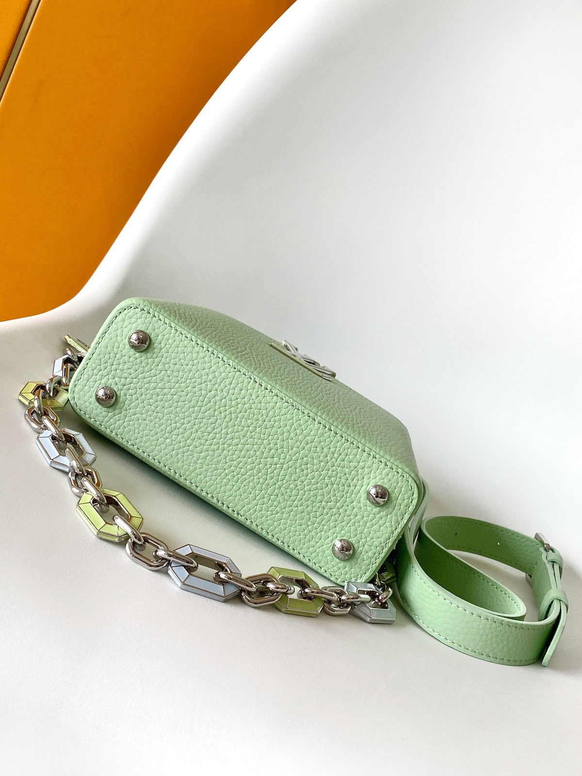 Capucines BB 21cm Bag Green Cowhide 251666
