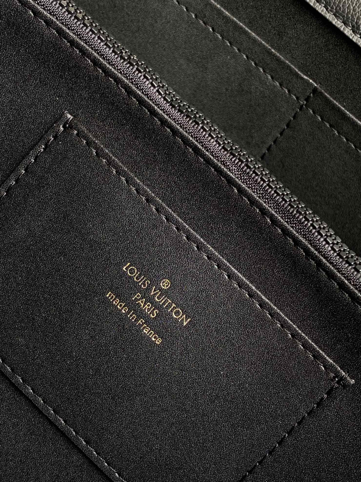 CAPUCINES GM 38CM ALL  BLACK TAURILLON LEATHER 252015