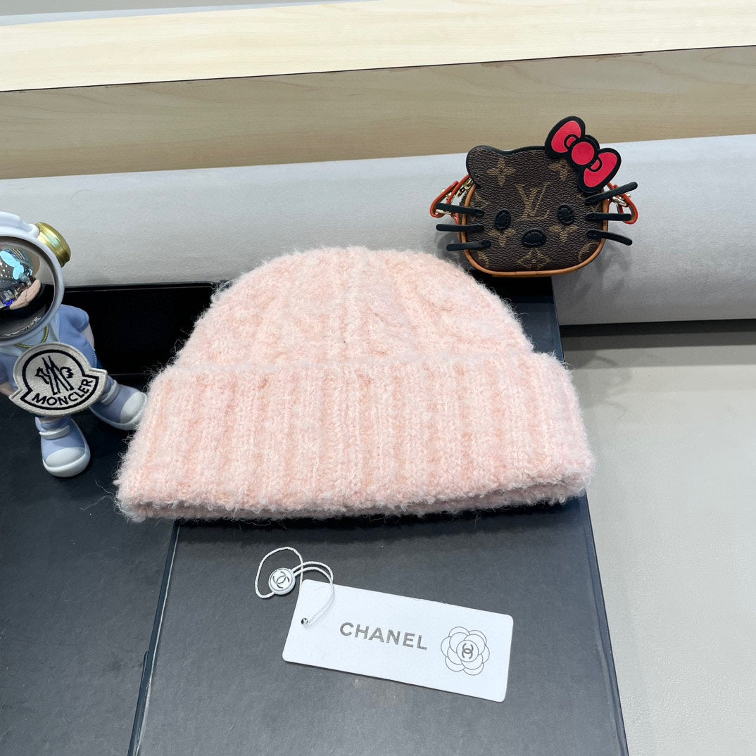 BEANIE HAT IN LIGHT PINK WOOL 413329