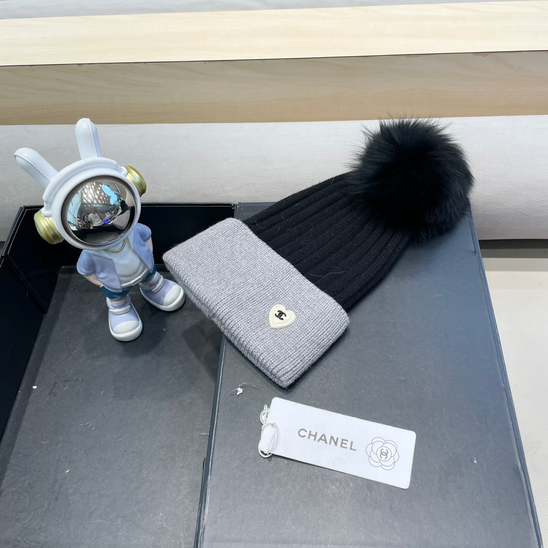 BEANIE HAT IN BLACK MIX LIGHT GRAY WOOL 421050