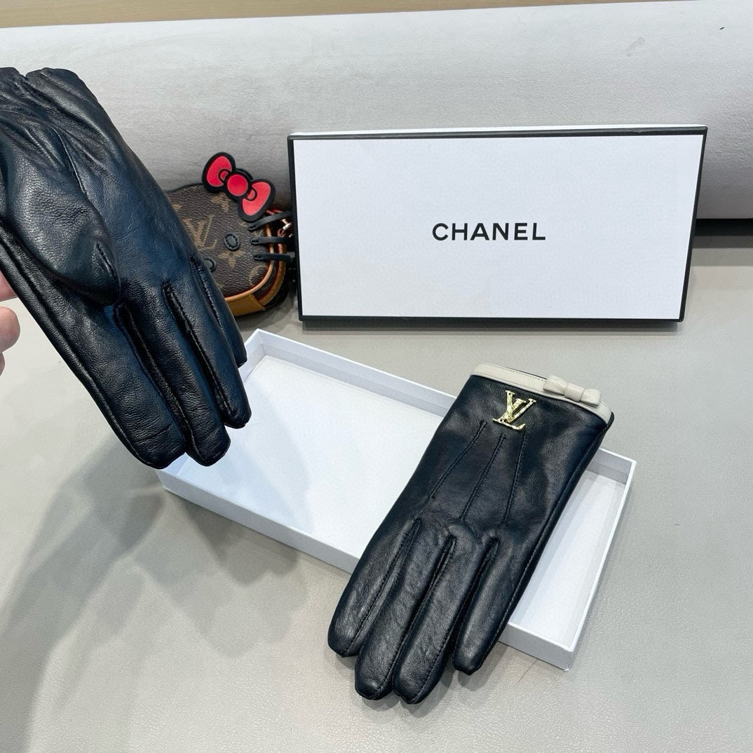 LV Gloves In Black Lambskin 458517