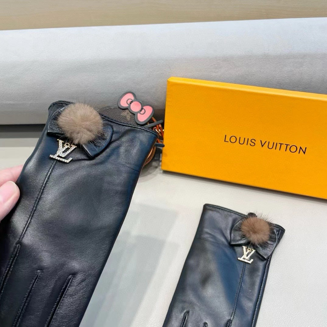 LV Gloves In Black Lambskin 458519