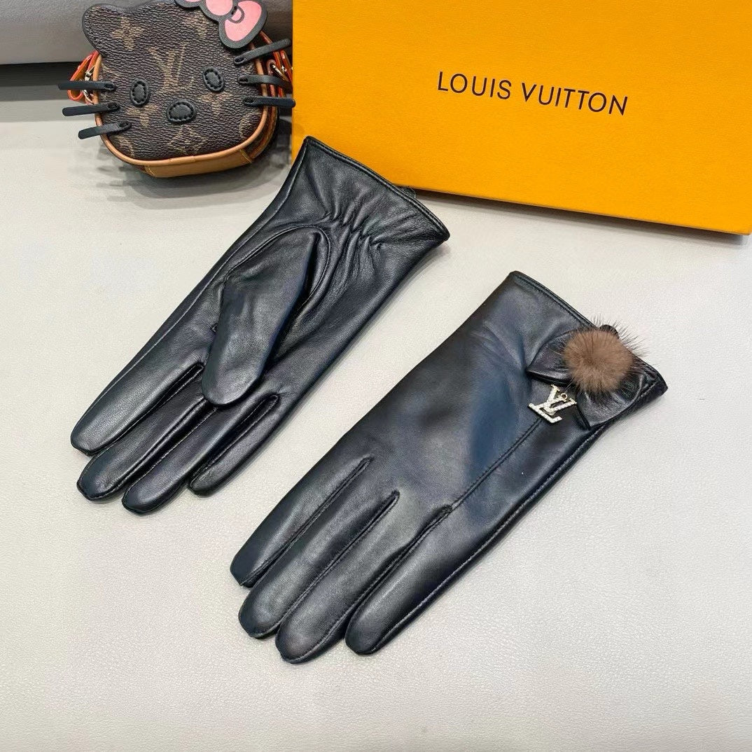 LV Gloves In Black Lambskin 458519