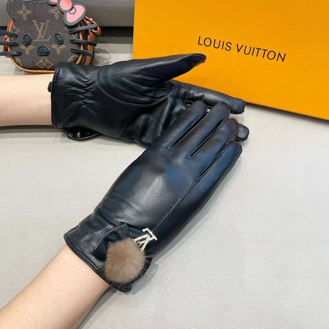 LV Gloves In Black Lambskin 458519