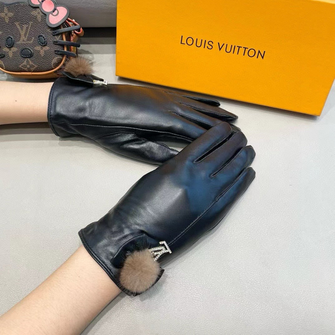 LV Gloves In Black Lambskin 458519