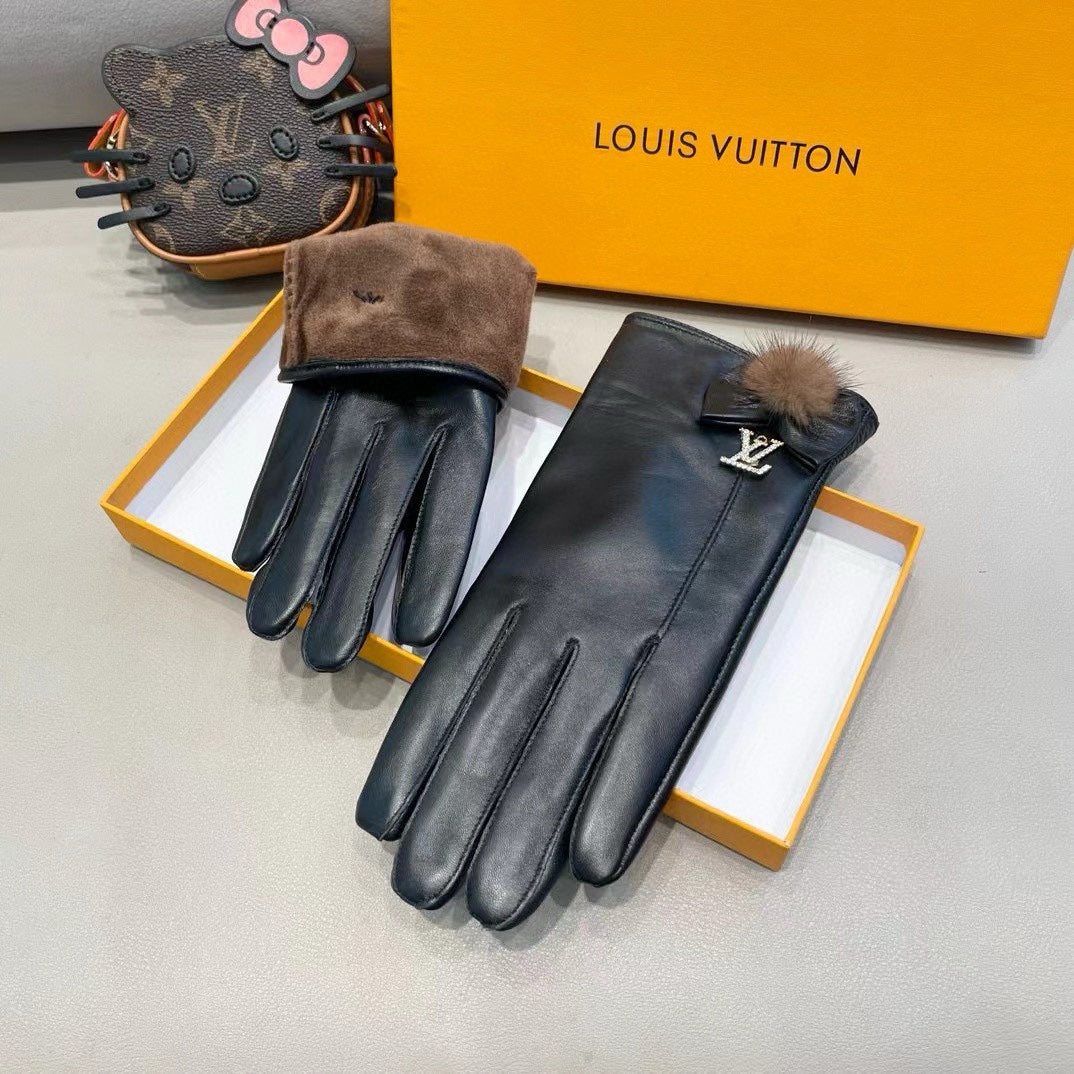 LV Gloves In Black Lambskin 458519