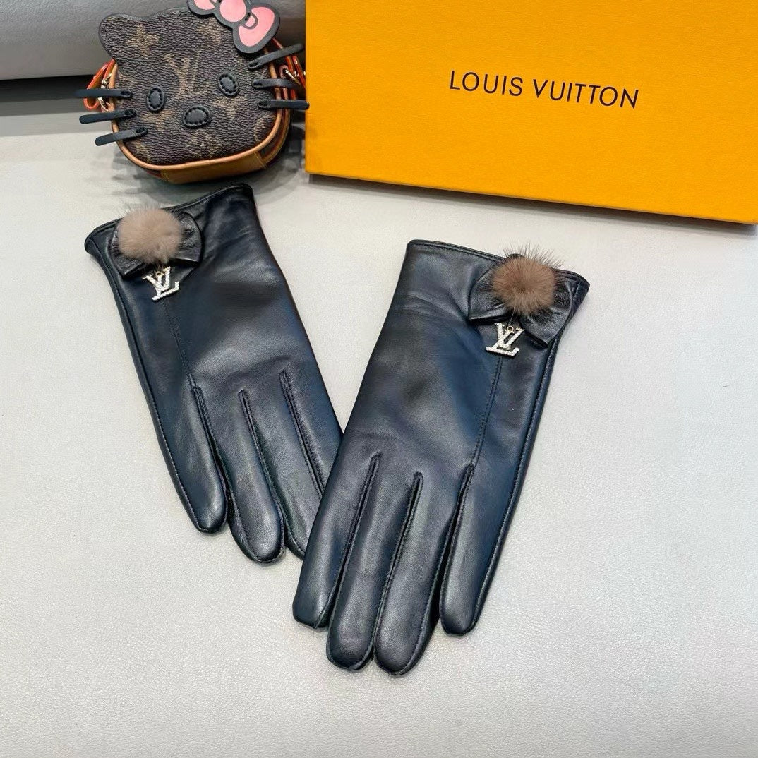 LV Gloves In Black Lambskin 458519