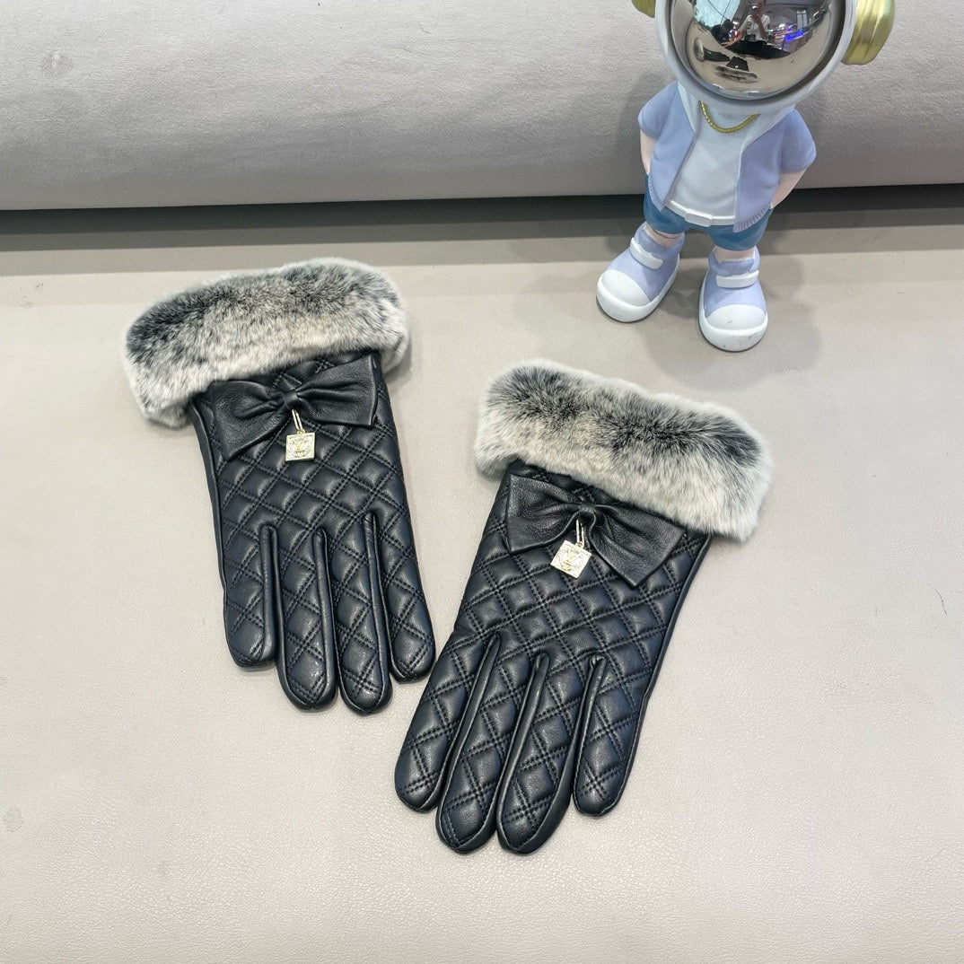 LV Gloves In Black Lambskin And Rabbit Fur 473359