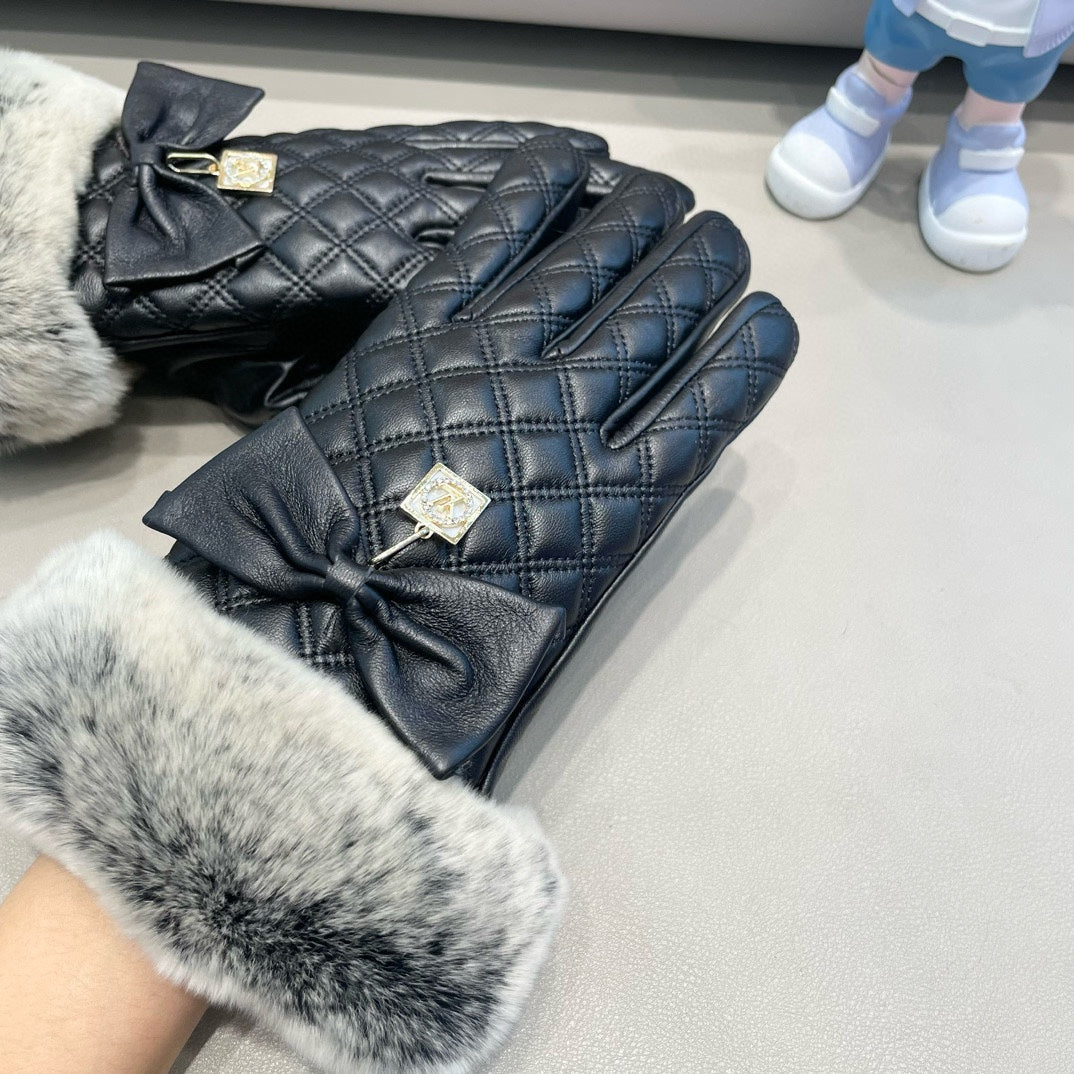 LV Gloves In Black Lambskin And Rabbit Fur 473359