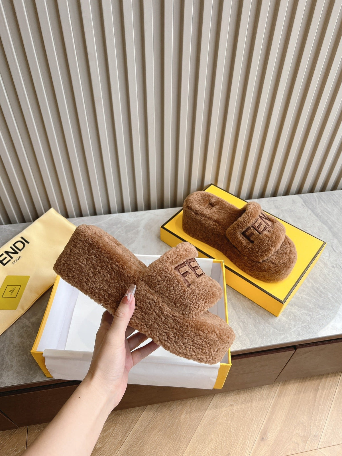 FENDI SLIPPER IN SEPIA BROWN FUR