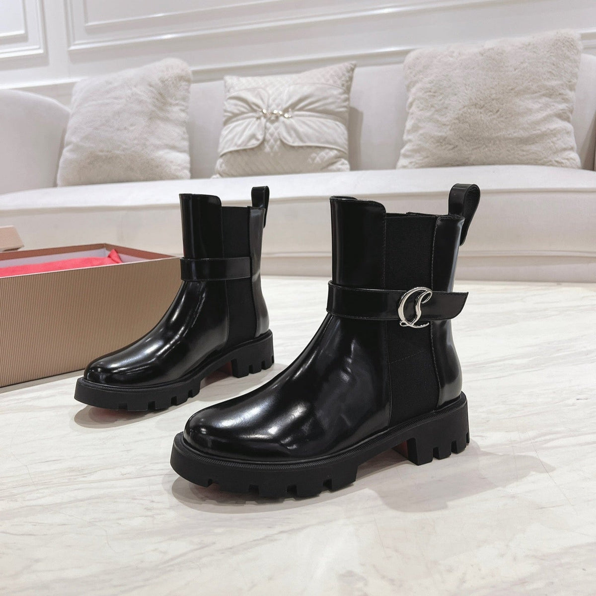 CL 25C Chelsea Booty Lug Black Patent Leather 167671