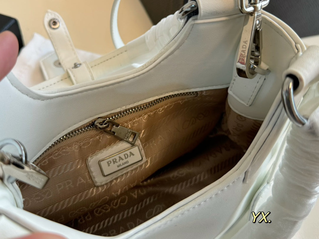 PRA 23 MOON PADDED BAG WHITE CALFSKIN WITH STRAP