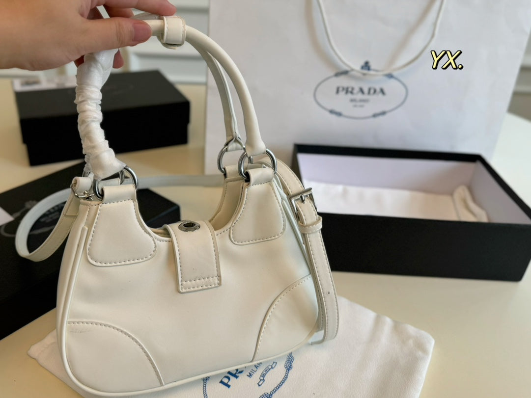 PRA 23 MOON PADDED BAG WHITE CALFSKIN WITH STRAP