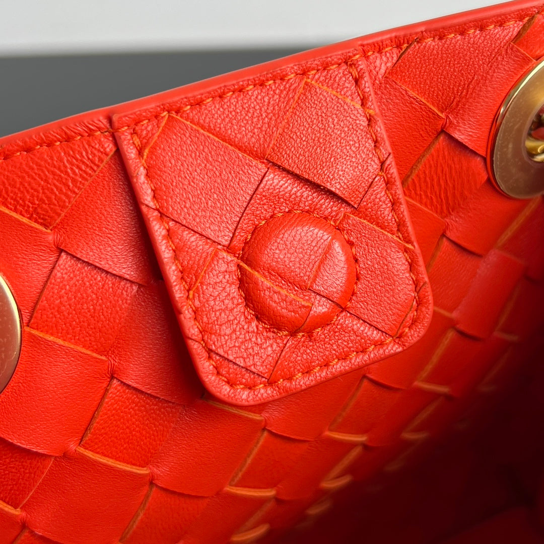BV Small Parachute Chain 21cm Bag Orange Leather 545168