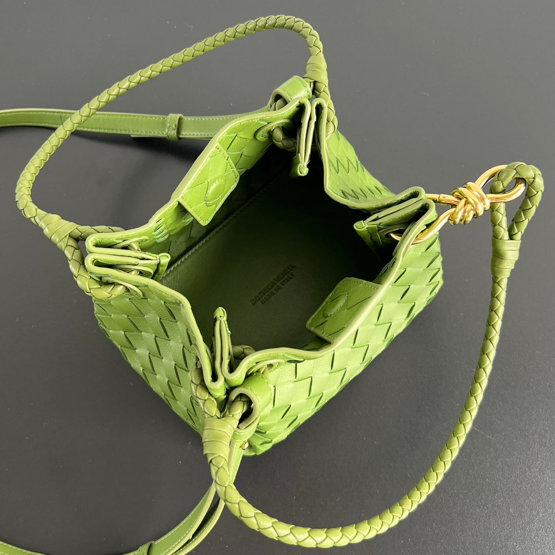 BV Parachute Intrecciato Shoulder Bag Green Cowhide 545172