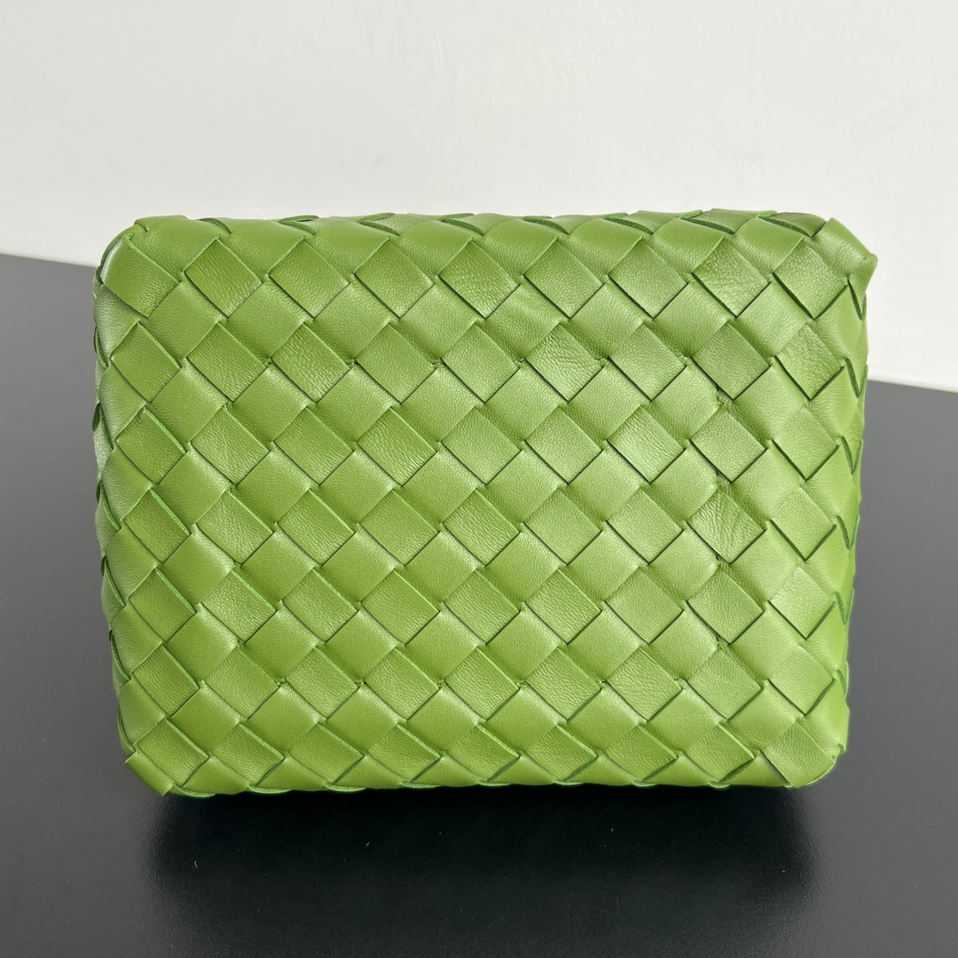 BV Parachute Intrecciato Shoulder Bag Green Cowhide 545172