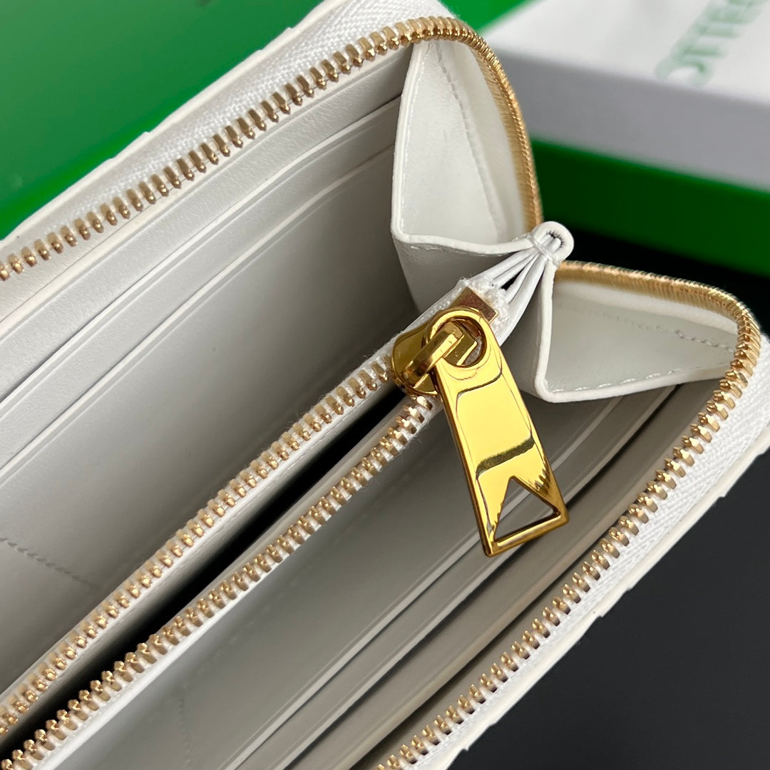 INTRECCIATO 19 WALLET IN WHITE BURGUNDY CALFSKIN 545181