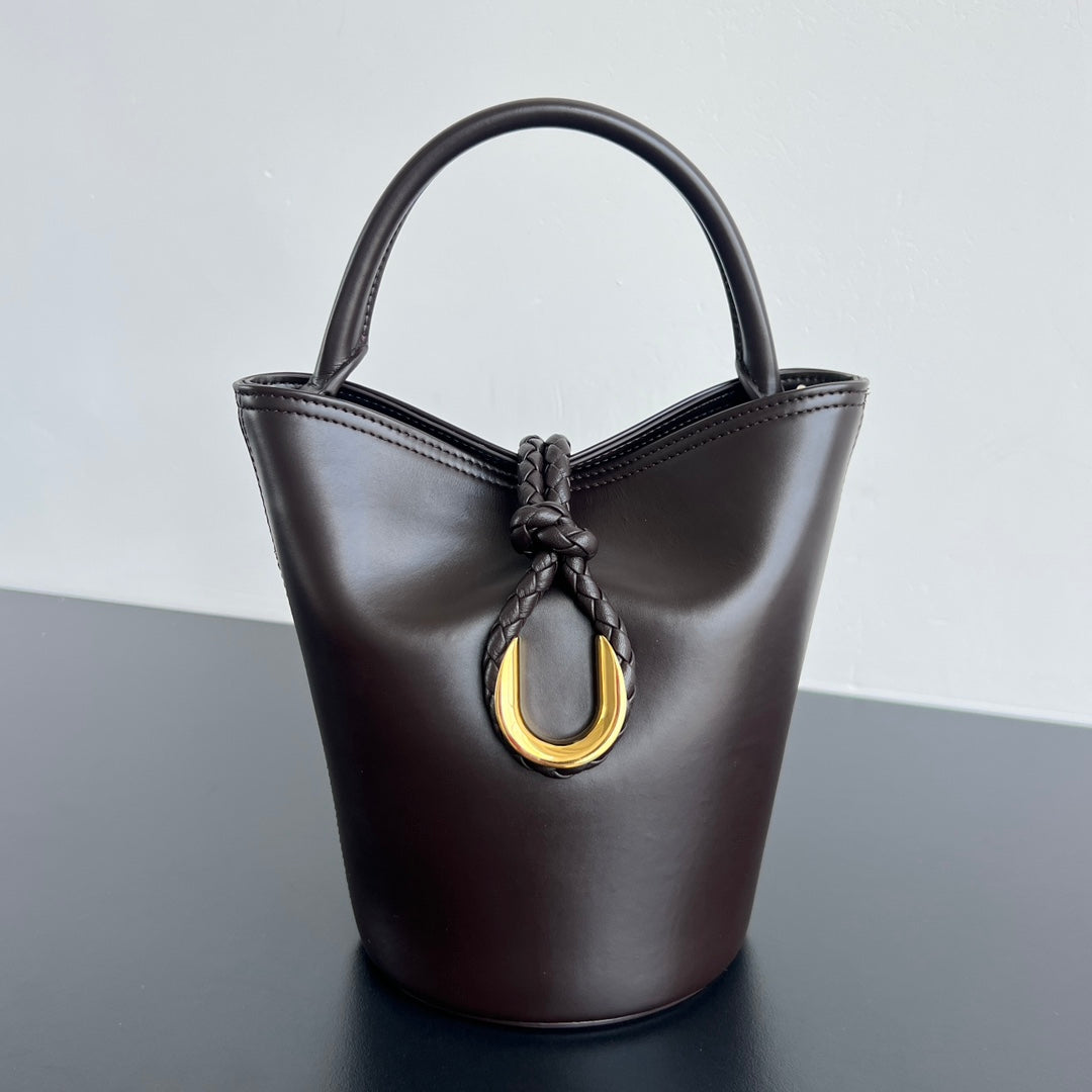 Bottega Veneta Bucket