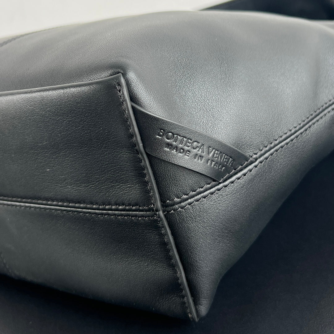 BV Sawyer Large Triangle 25cm Bag Black Silky Calfskin 559295