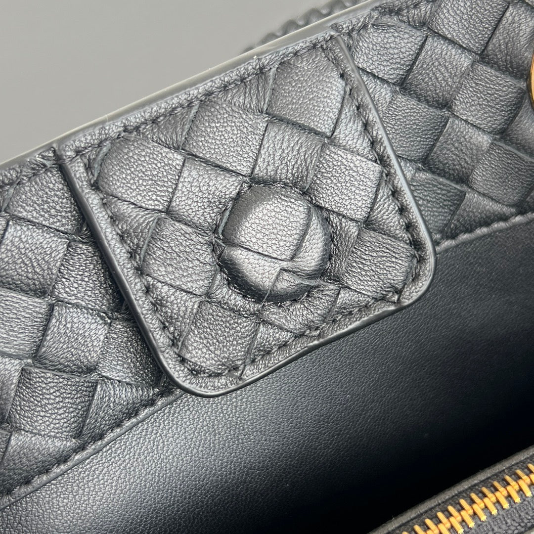 BV Basket 31cm Bag Black Napa lambskin 563687